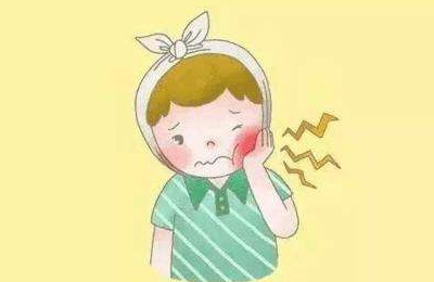 進(jìn)食、遇到冷熱刺激時(shí)產(chǎn)生疼痛