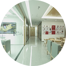 患者戴牙當(dāng)天可在院內(nèi)及時調(diào)改假牙